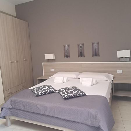 Costa Apartment Napoli Bagian luar foto