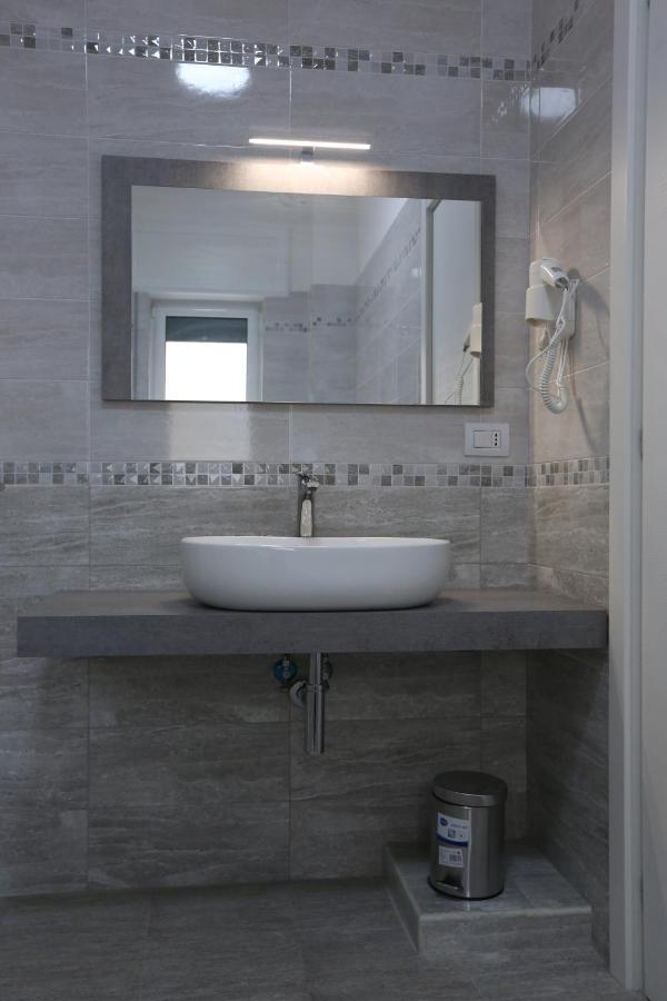 Costa Apartment Napoli Bagian luar foto