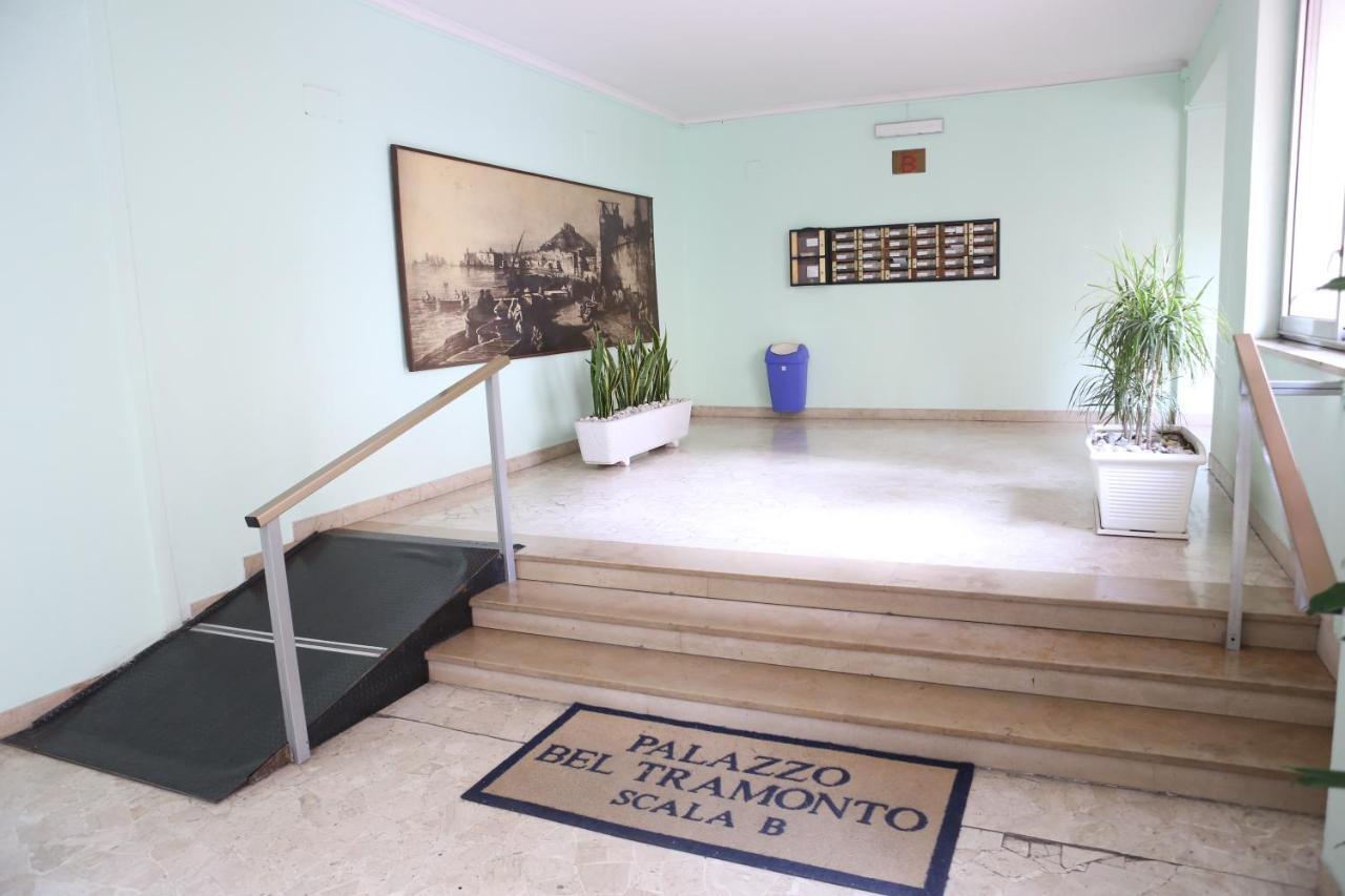 Costa Apartment Napoli Bagian luar foto