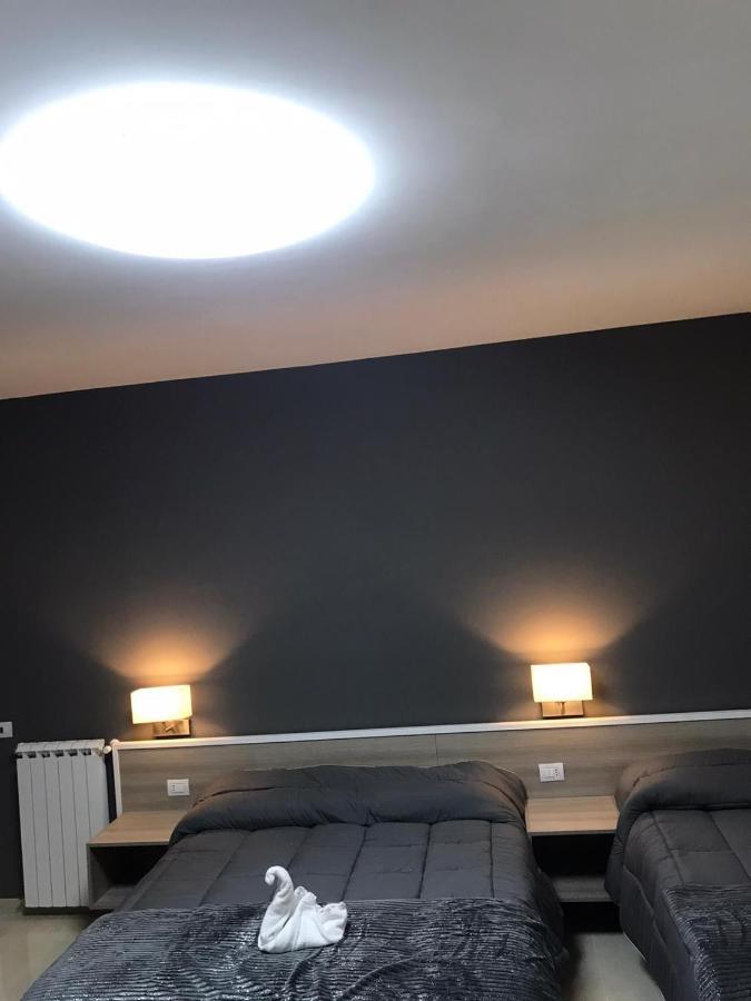 Costa Apartment Napoli Bagian luar foto